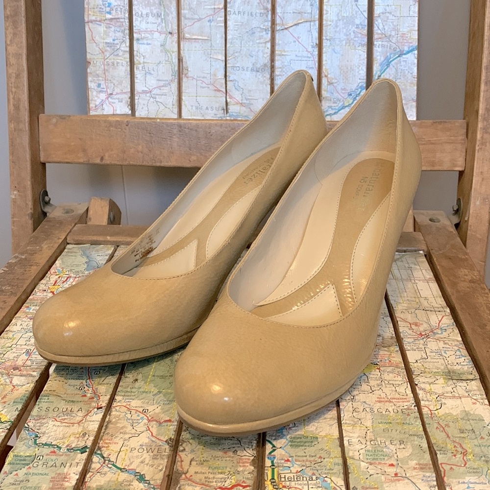 Nude pumps in excellent condition.